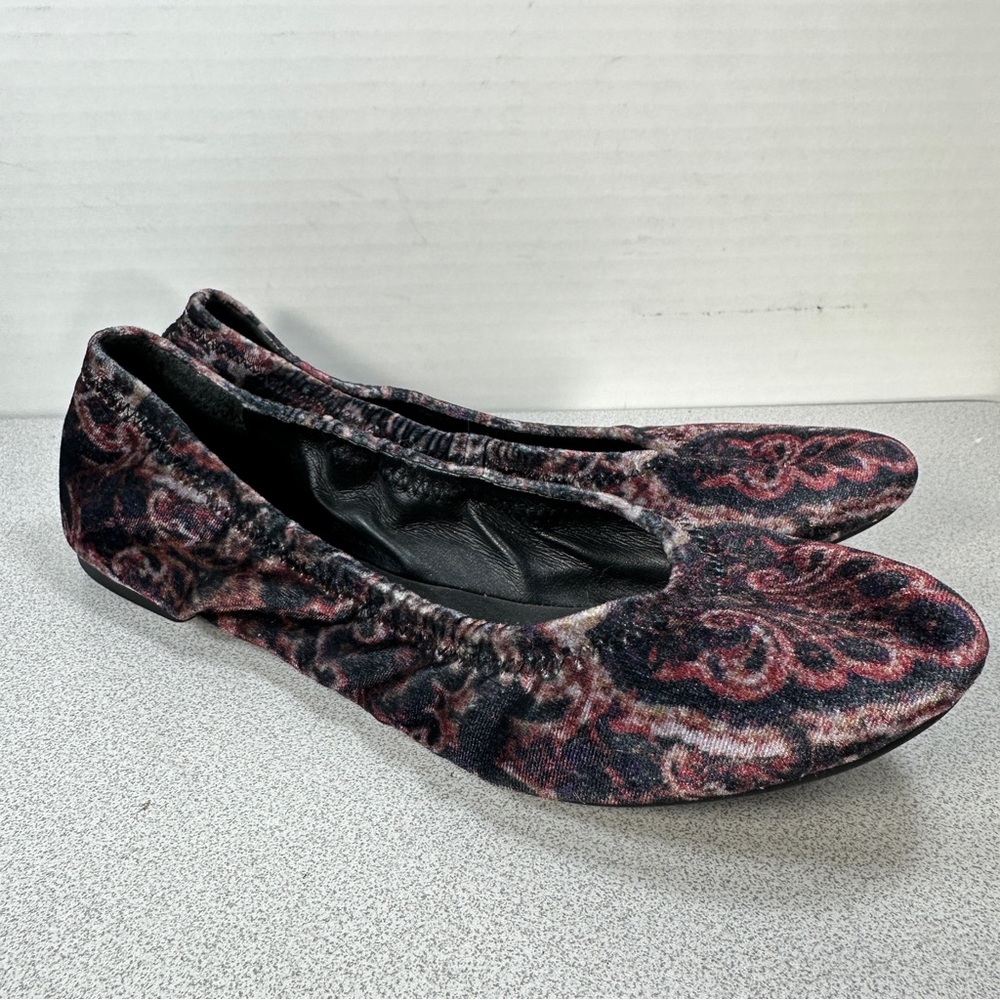 New Lucky Brand Velvet Flats. Size 7M